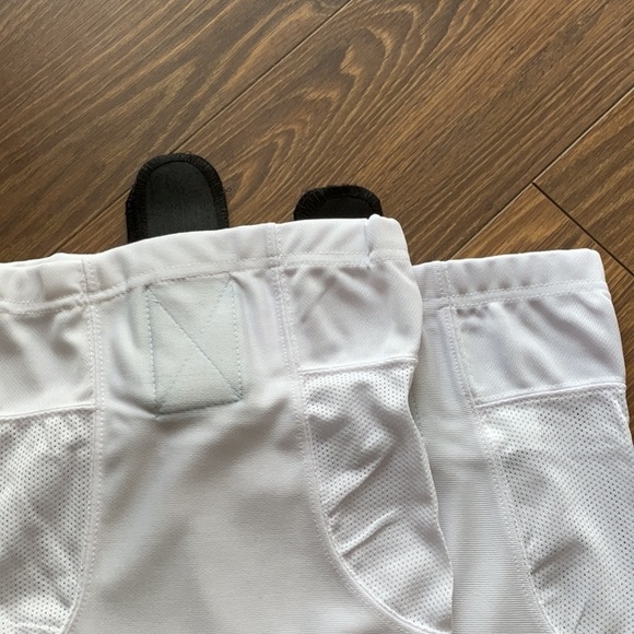 NWT FULTON ADULT WHITE HOCKEY SOCKS - Picture 3 of 3